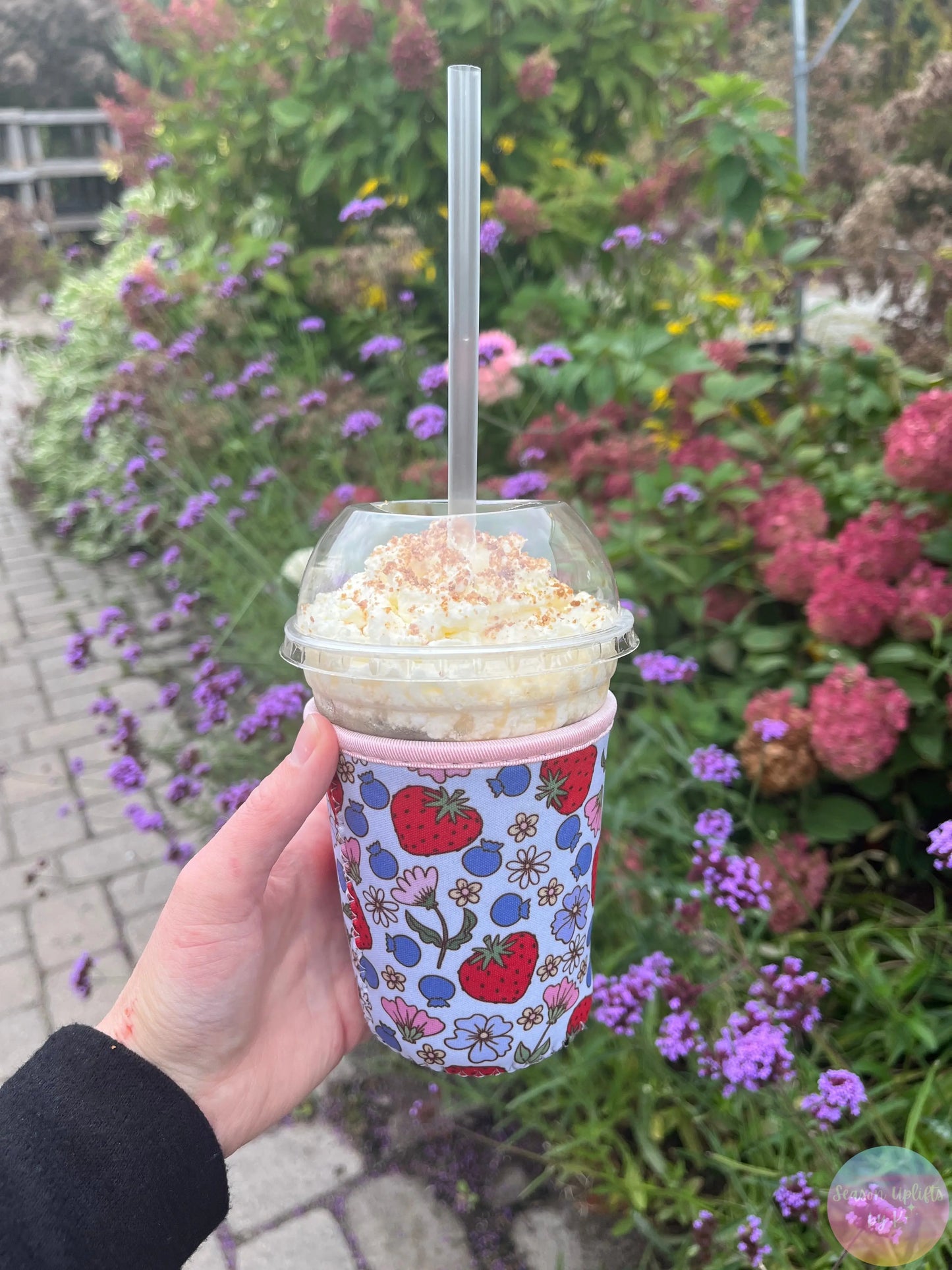 Berries & Blooms Drink Sleeve Season Uplifts by K