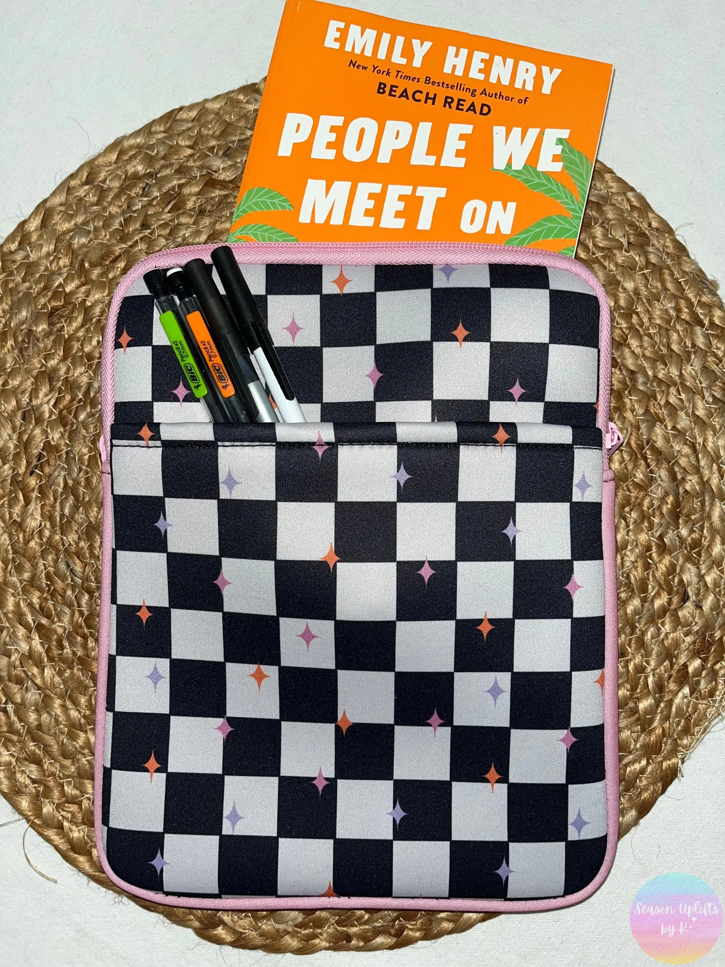 Black & White Checkers with Stars Kindle/Book Sleeve Season Uplifts by K