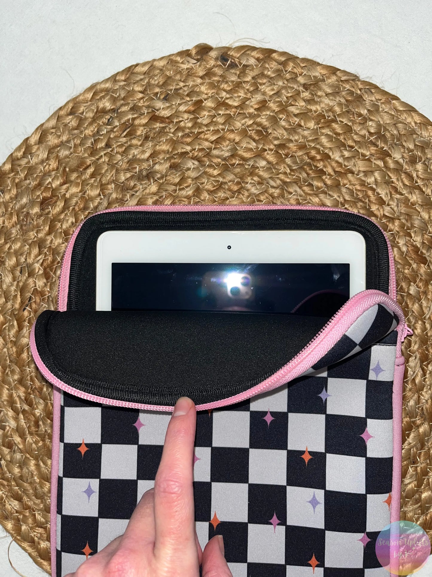 Black & White Checkers with Stars Kindle/Book Sleeve Season Uplifts by K