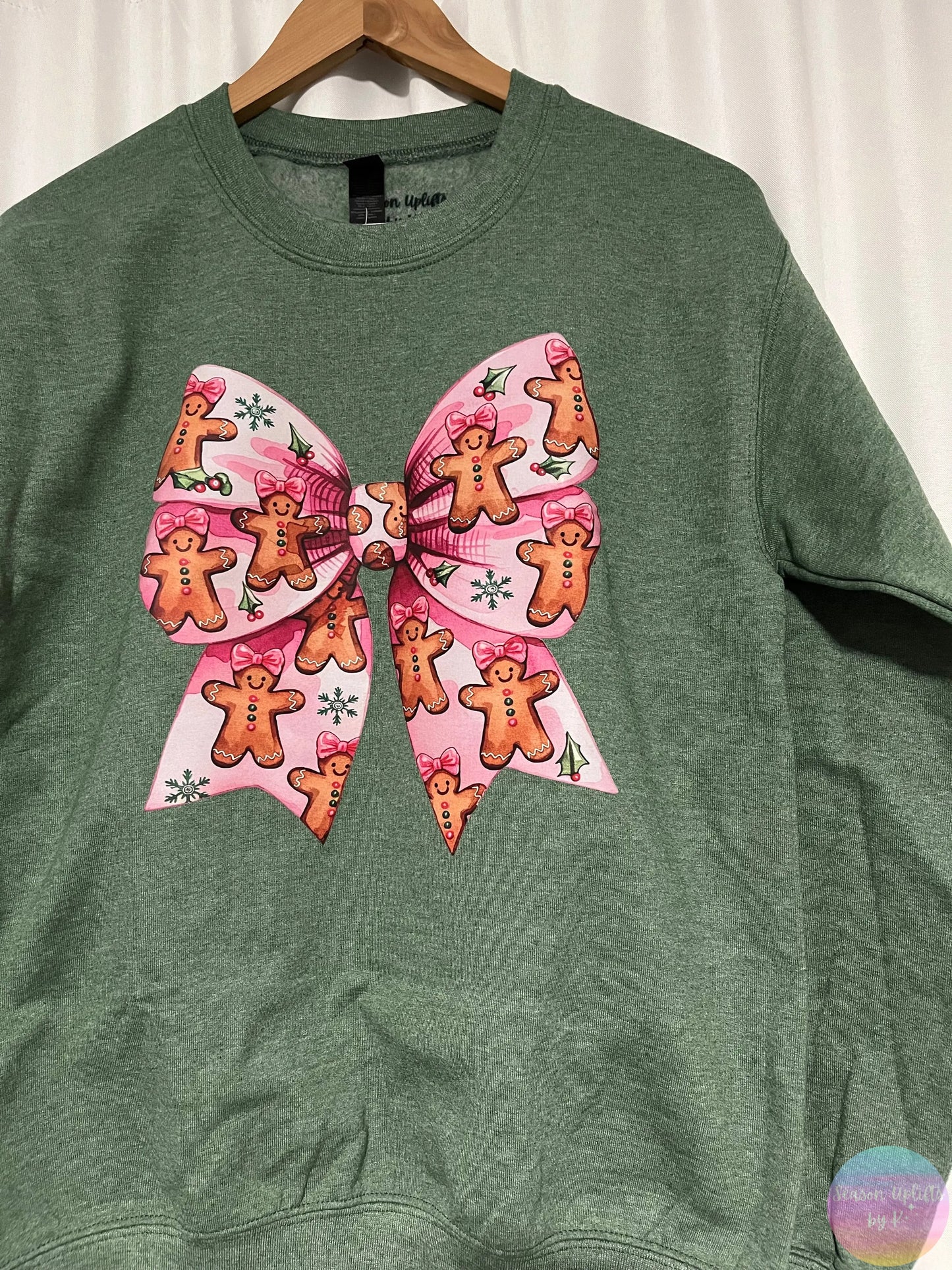 Gingerbread Pink Bow Heather Green Crewneck Sweatshirt Season Uplifts by K