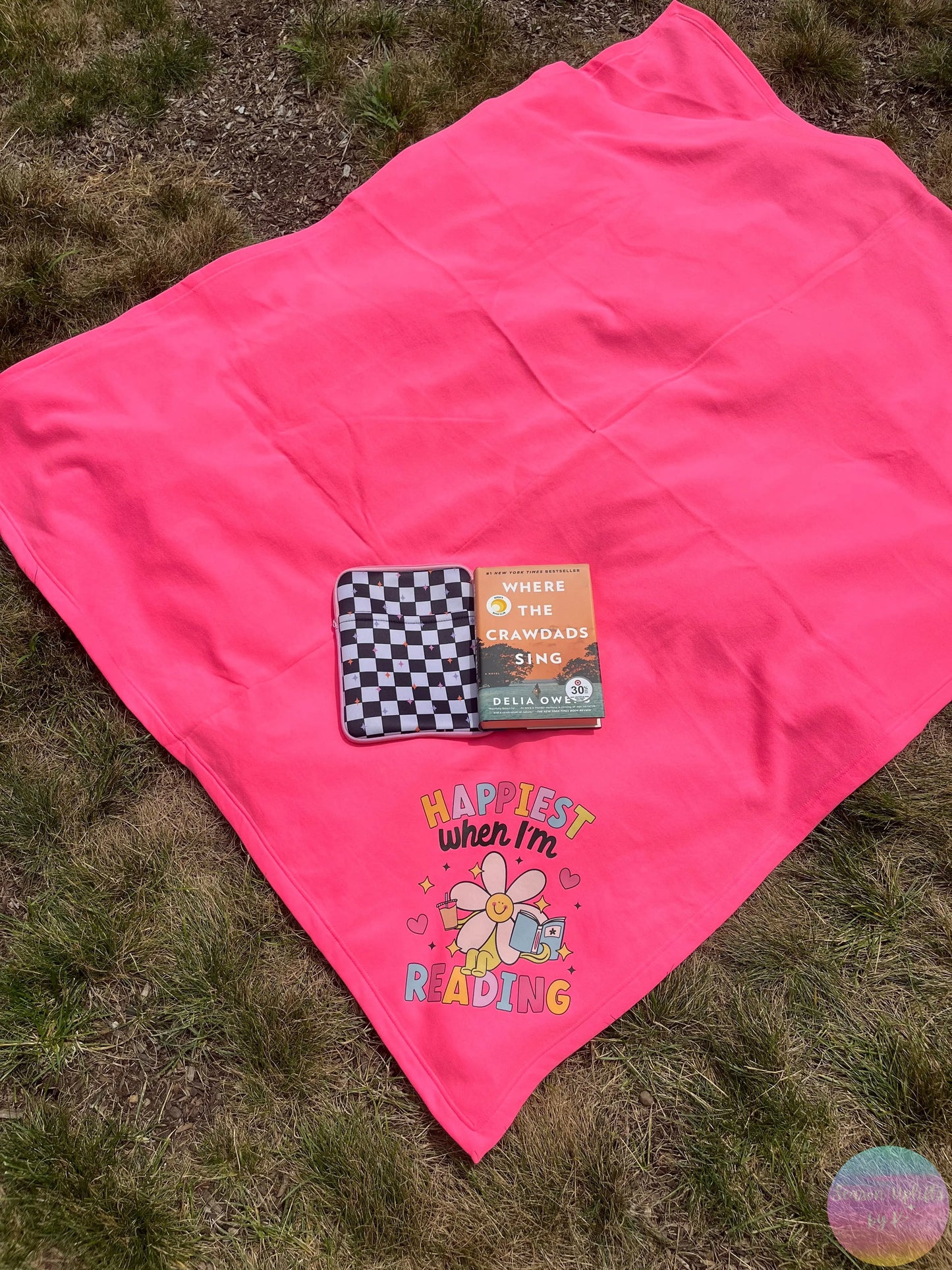Happiest When I'm Reading Neon Pink Fleece Sweatshirt Blanket Season Uplifts by K
