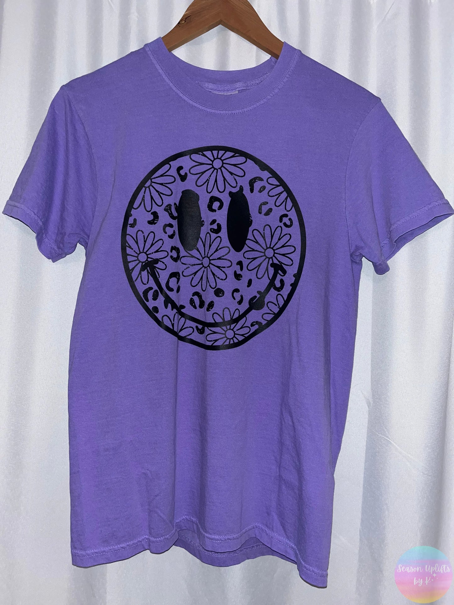 Keep Smiling Violet T-shirt Season Uplifts by K