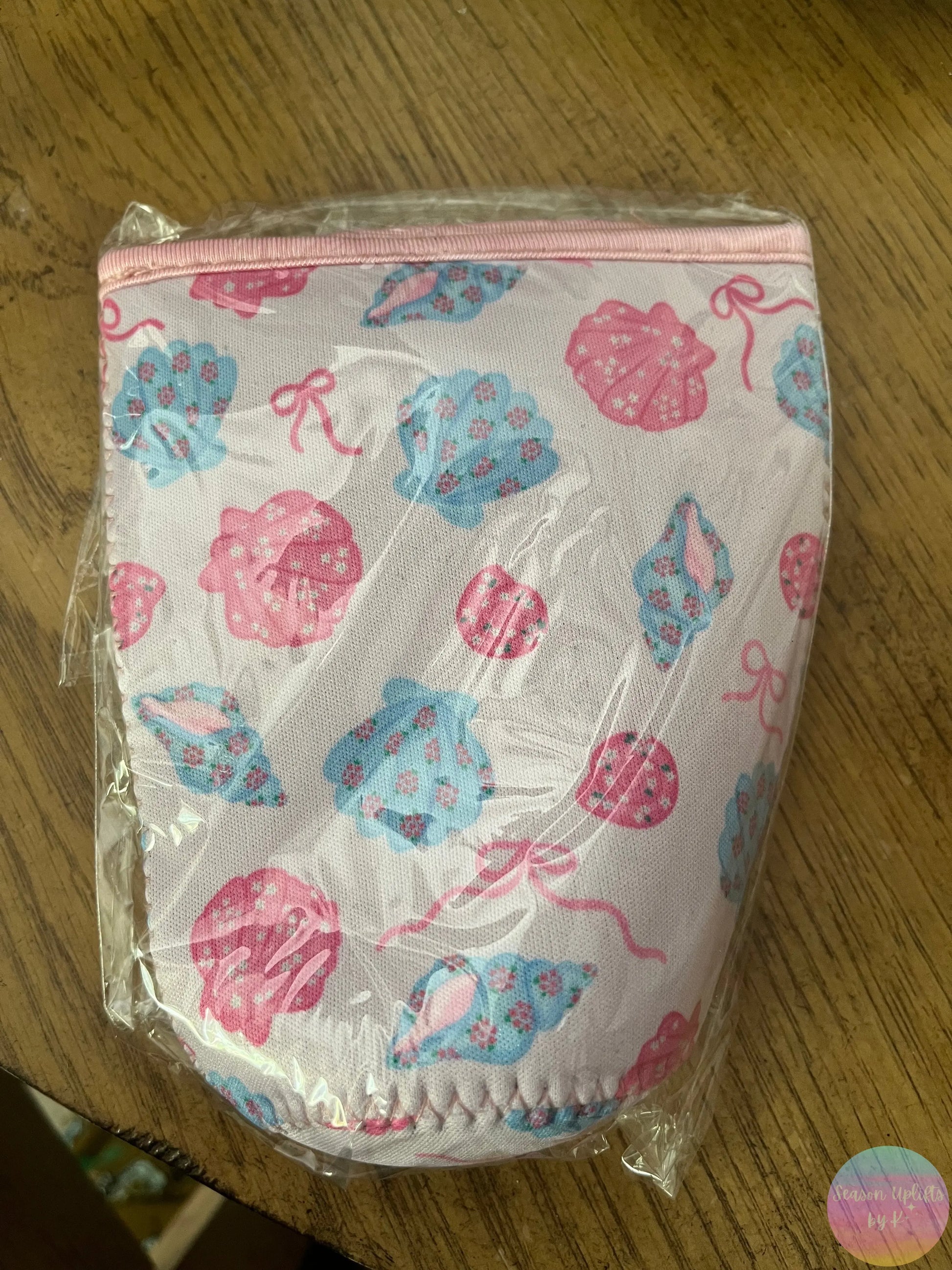Seashells & Bows Medium Drink Sleeve Season Uplifts by K