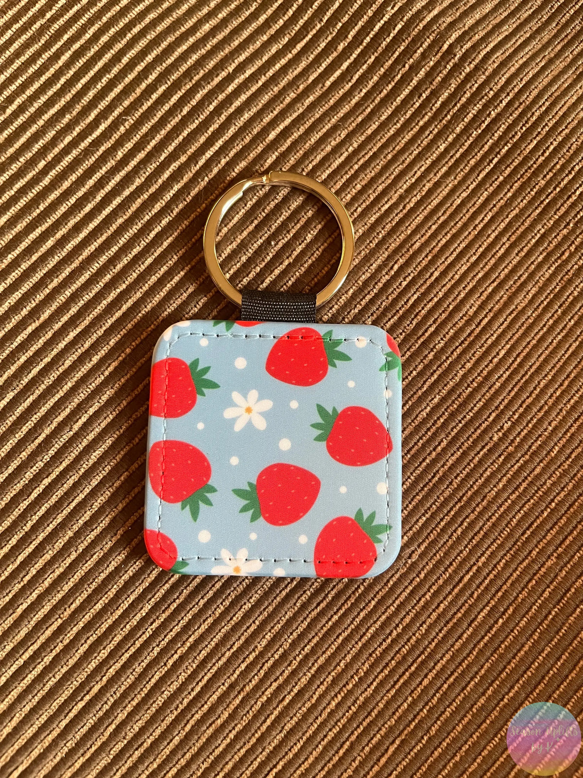 Sweet Strawberry Fields
Leather Keychain Season Uplifts by K